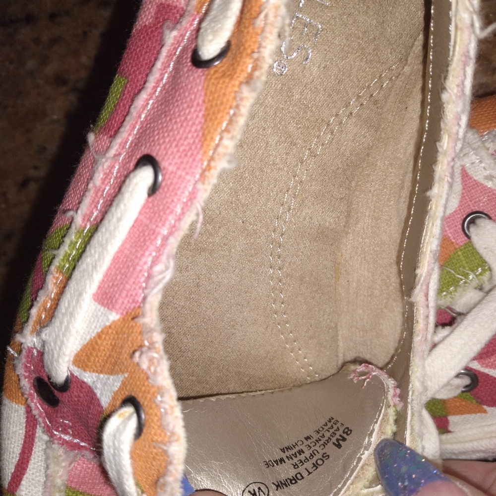 FINAL PRICE!!!! Aerosols ….. super cute shoes - Picture 3 of 4